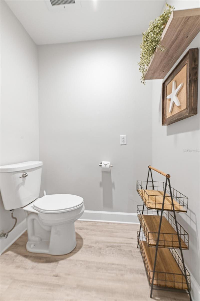 Image 25 of 46 For 102 Yacht Harbor Drive 176