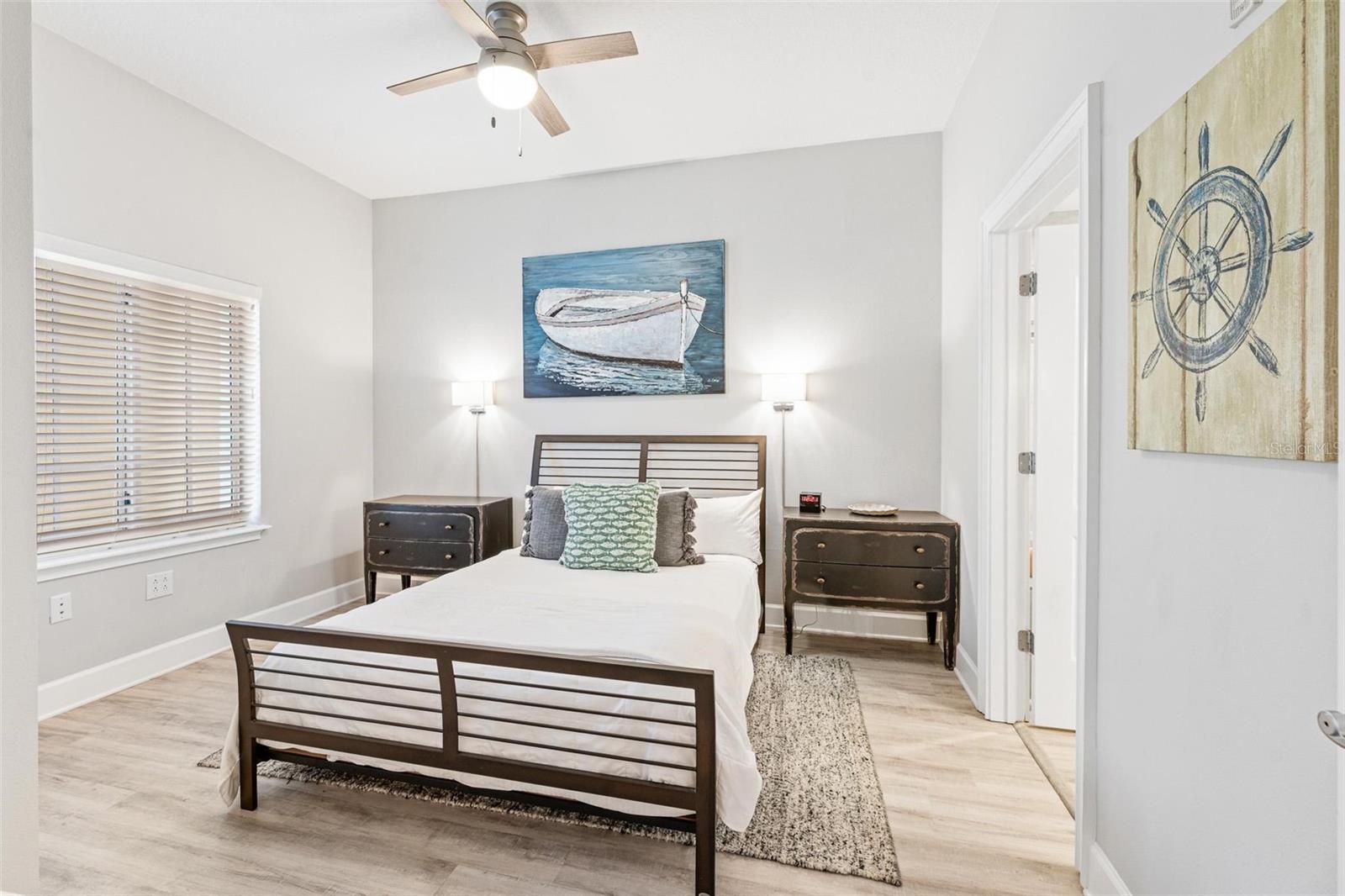 Image 26 of 46 For 102 Yacht Harbor Drive 176