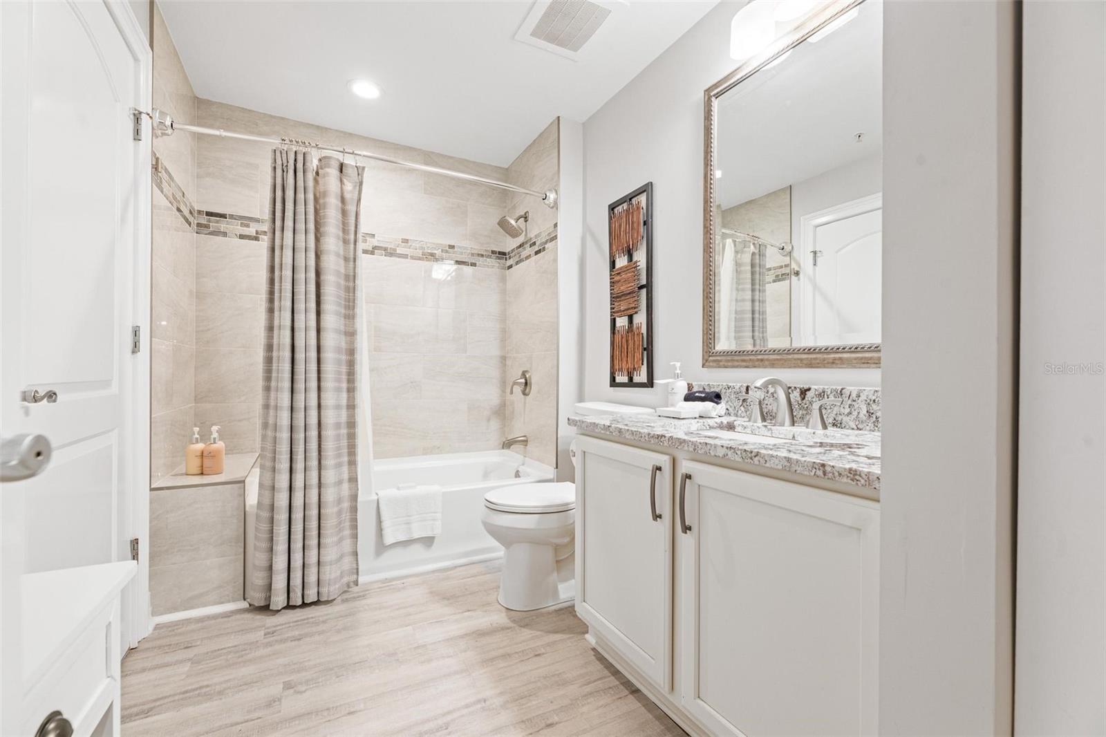 Image 29 of 46 For 102 Yacht Harbor Drive 176