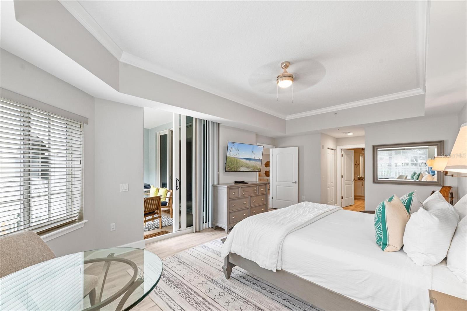 Image 4 of 46 For 102 Yacht Harbor Drive 176