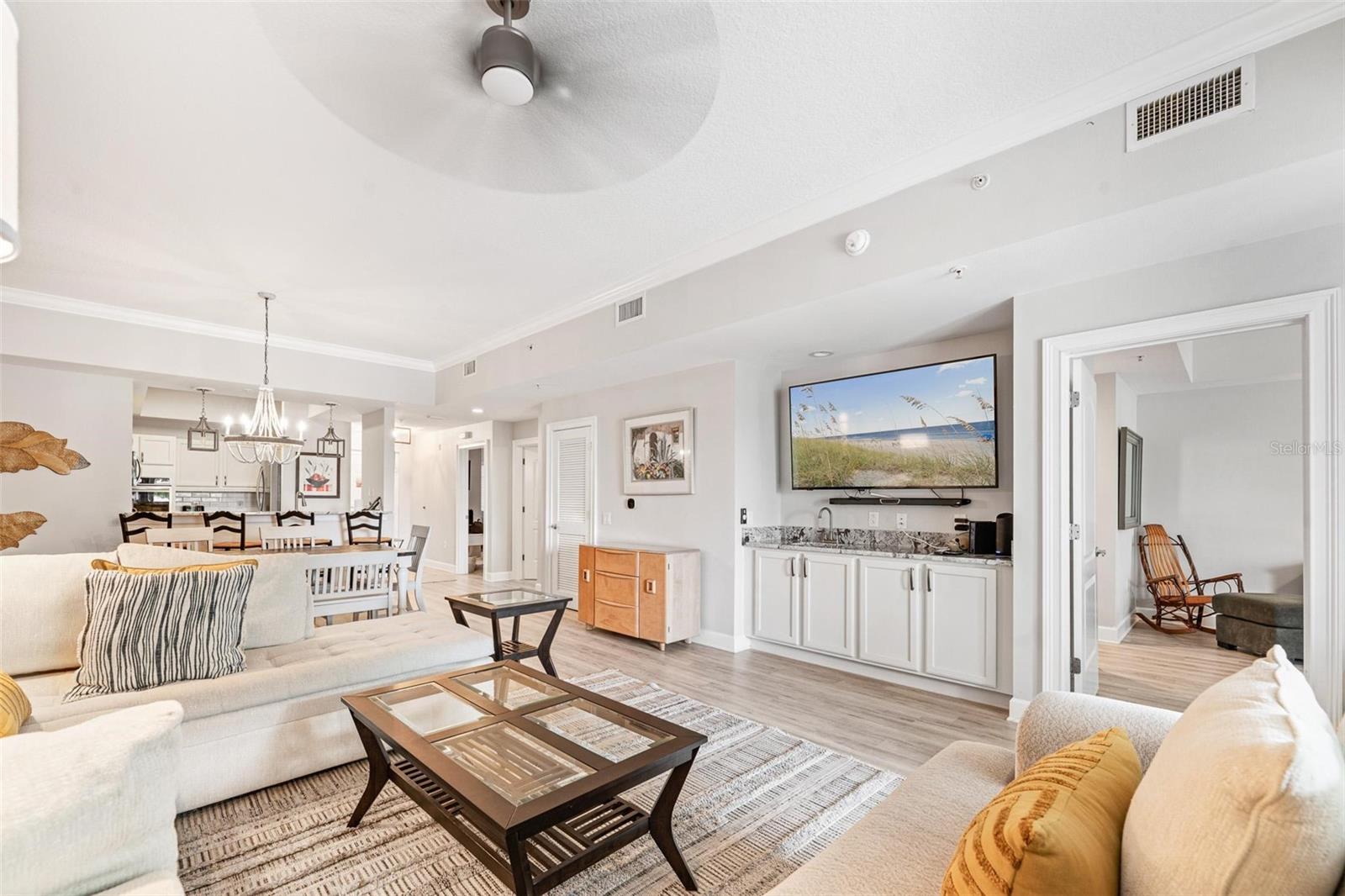 Image 9 of 46 For 102 Yacht Harbor Drive 176