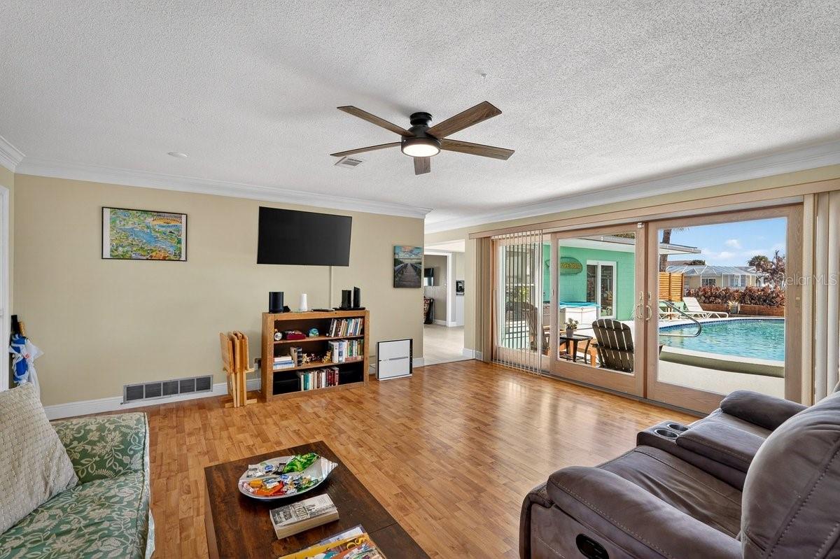 Image 6 of 67 For 119 Old Carriage Road