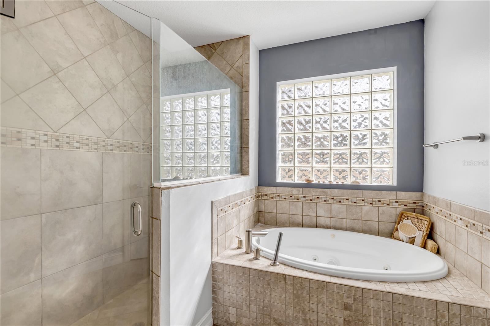 Image 14 of 64 For 1940 Halifax Drive