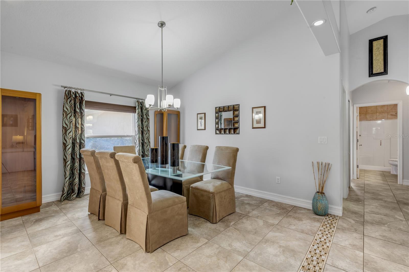 Image 17 of 64 For 1940 Halifax Drive