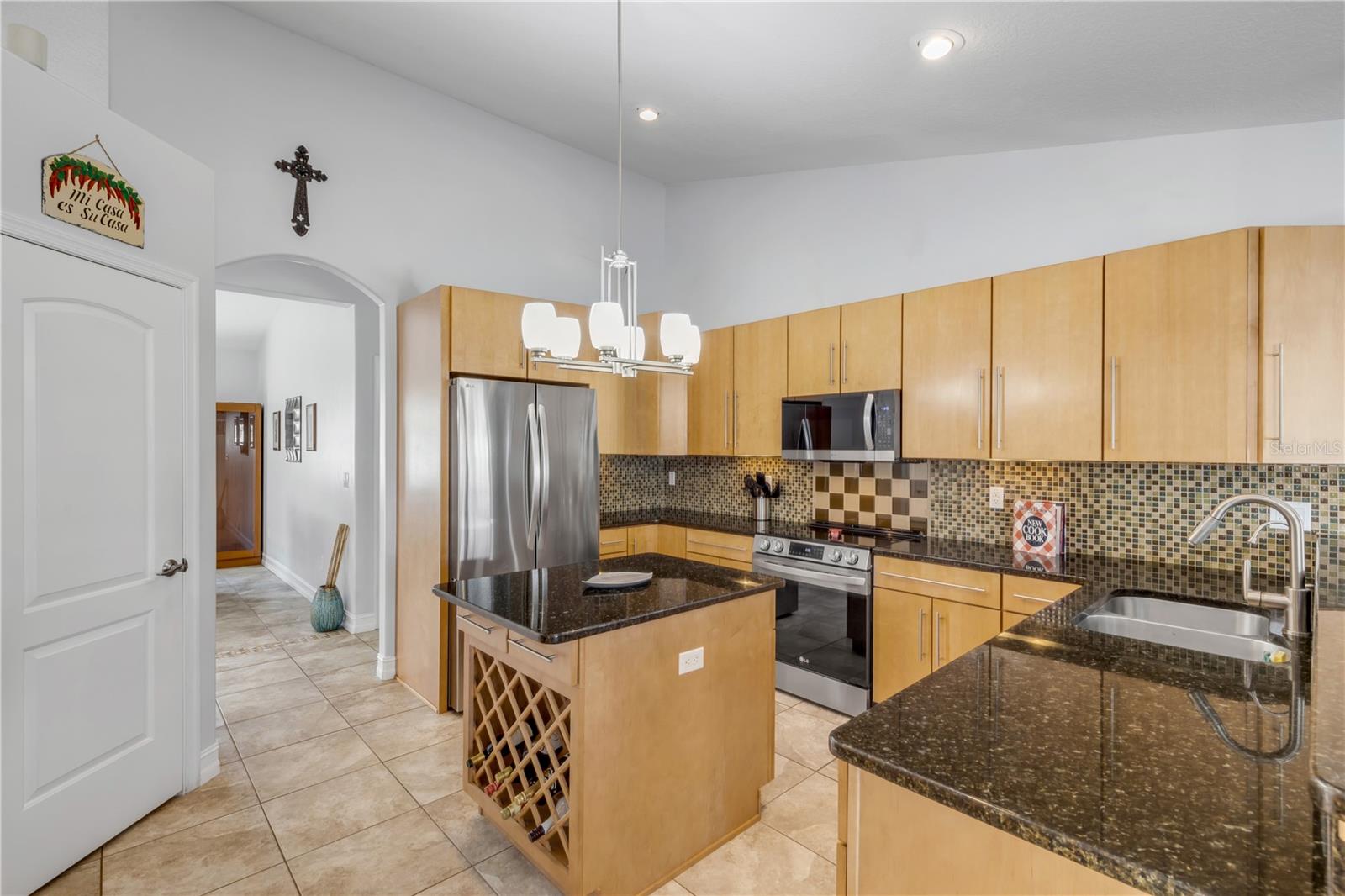 Image 18 of 64 For 1940 Halifax Drive