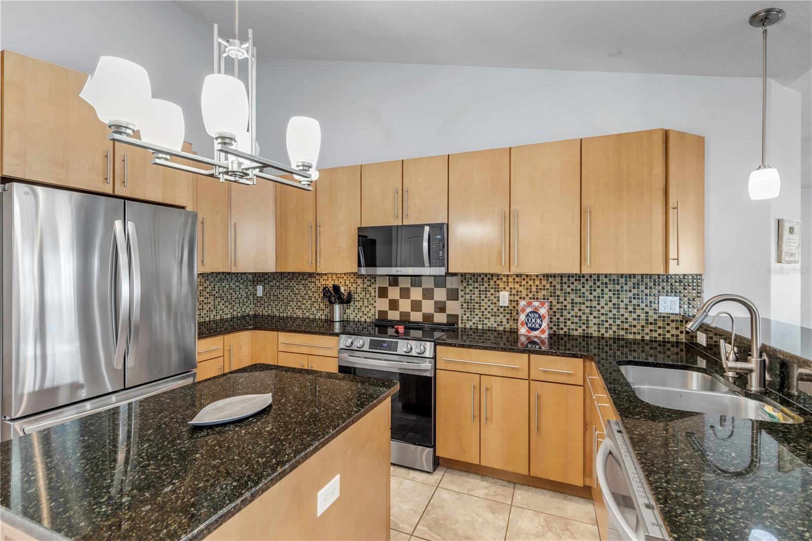 Image 19 of 64 For 1940 Halifax Drive