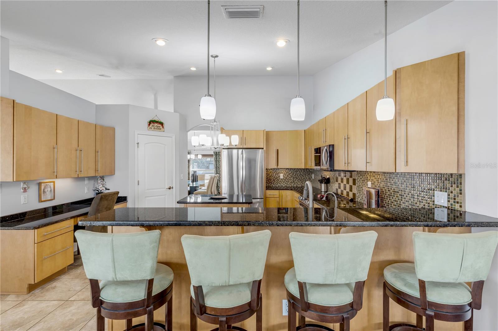 Image 20 of 64 For 1940 Halifax Drive