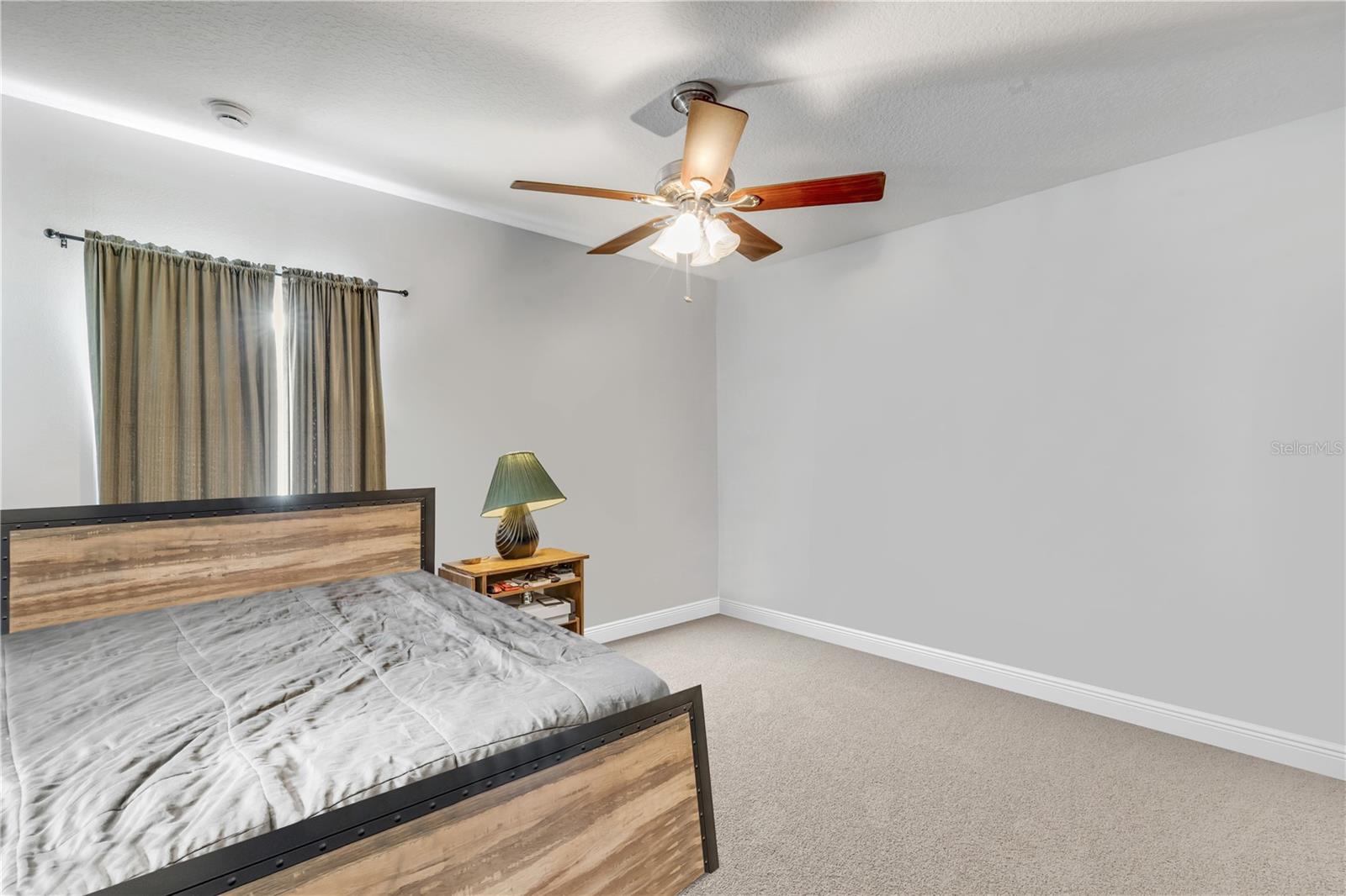 Image 29 of 64 For 1940 Halifax Drive