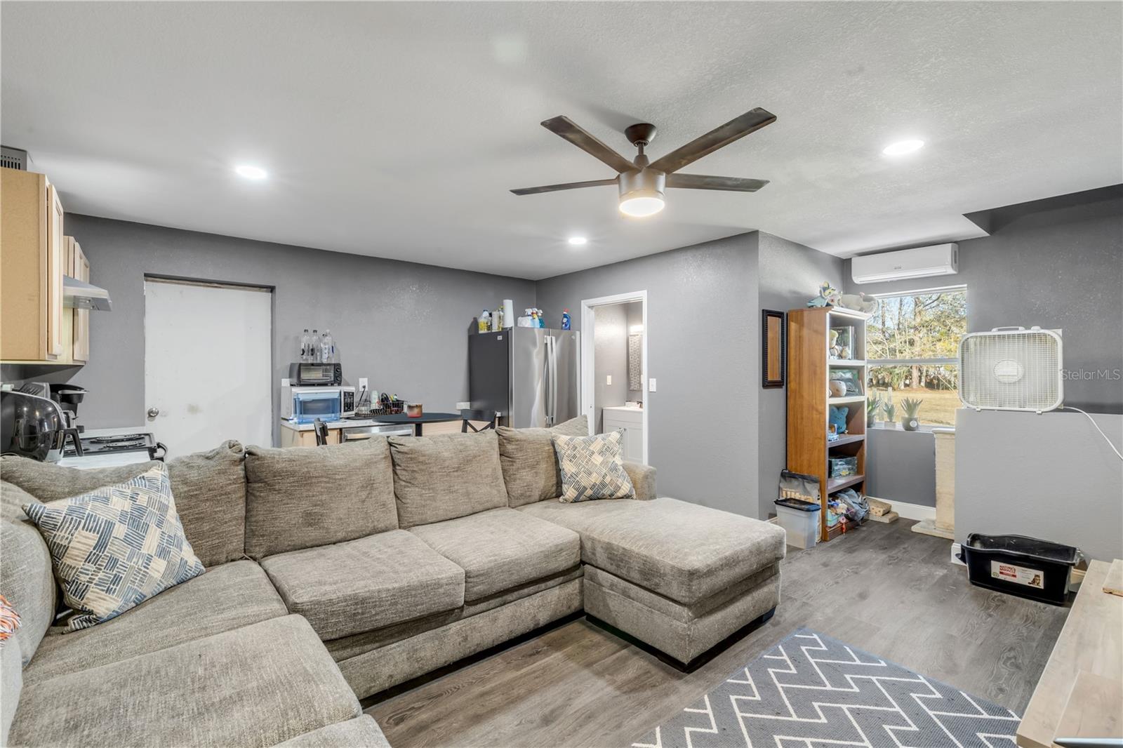 Image 40 of 64 For 1940 Halifax Drive