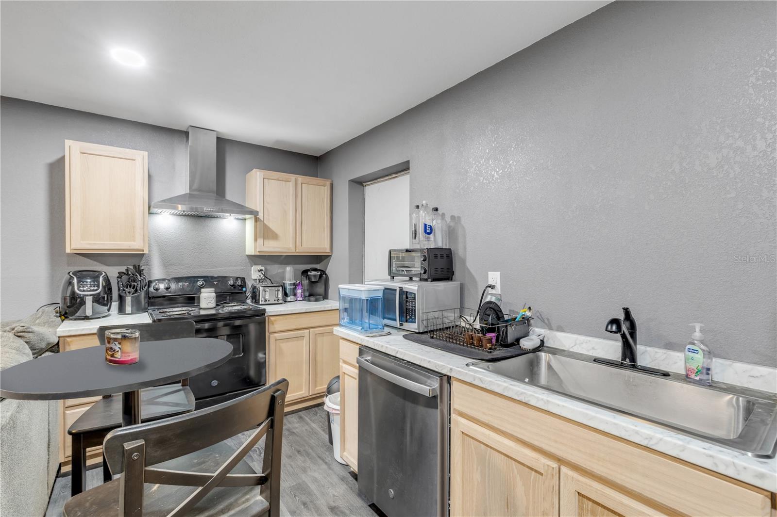 Image 41 of 64 For 1940 Halifax Drive