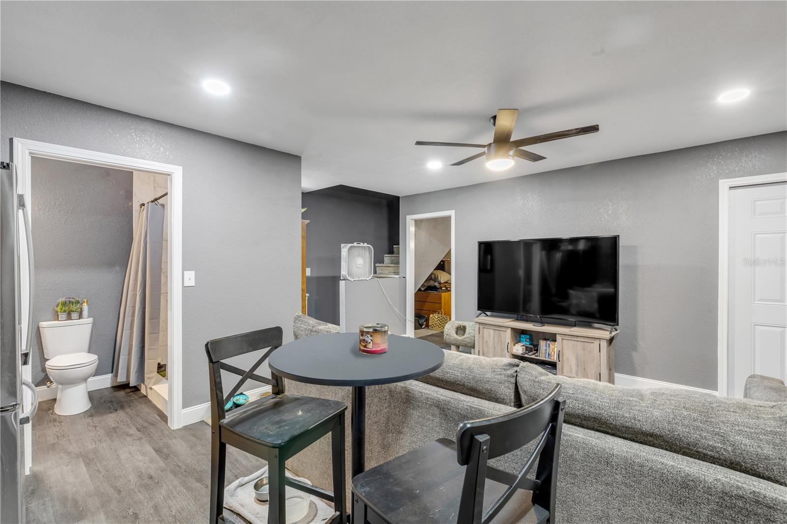 Image 42 of 64 For 1940 Halifax Drive