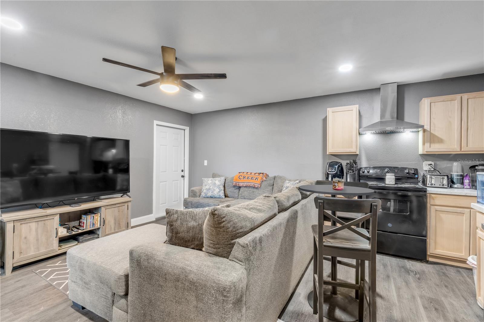 Image 47 of 64 For 1940 Halifax Drive