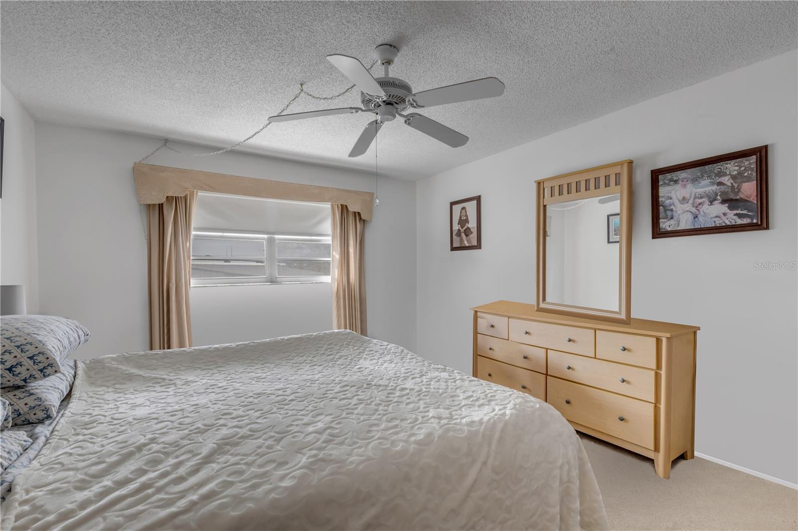 Image 9 of 37 For 101 Riverside Drive 4080