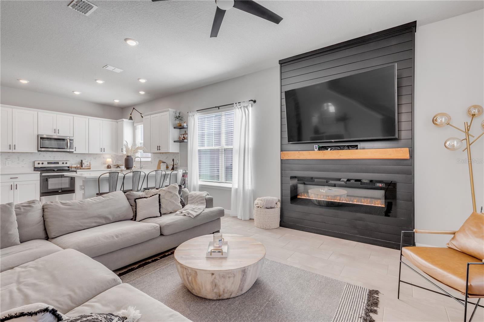 Image 12 of 72 For 413 Venetian Palms Boulevard