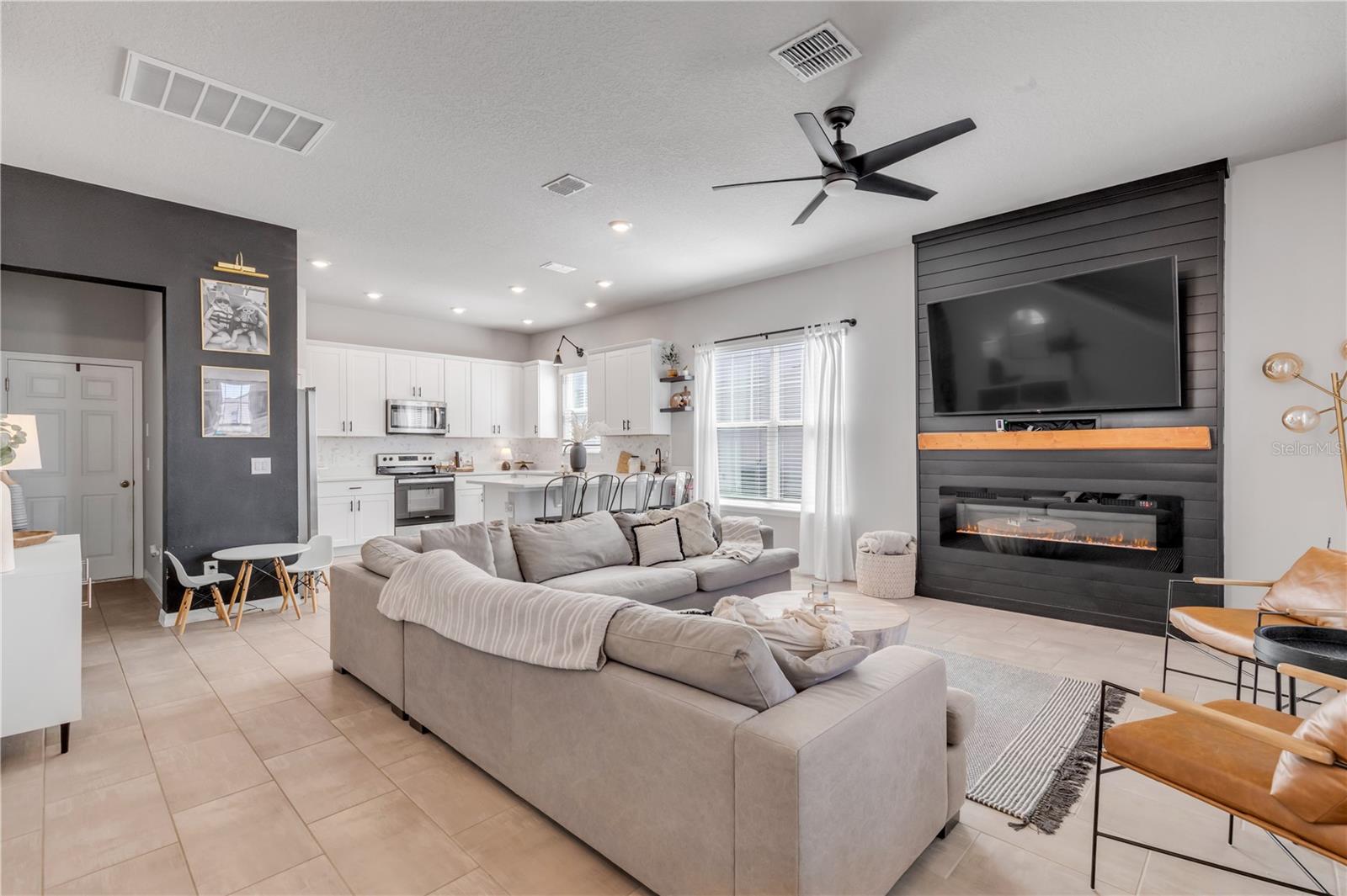 Image 16 of 72 For 413 Venetian Palms Boulevard