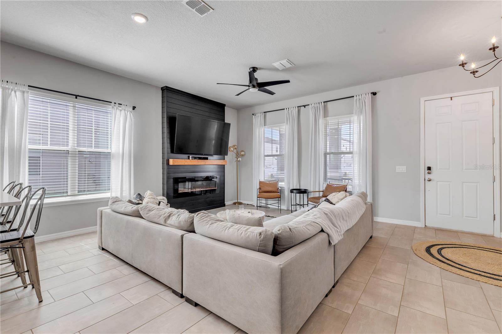 Image 17 of 72 For 413 Venetian Palms Boulevard