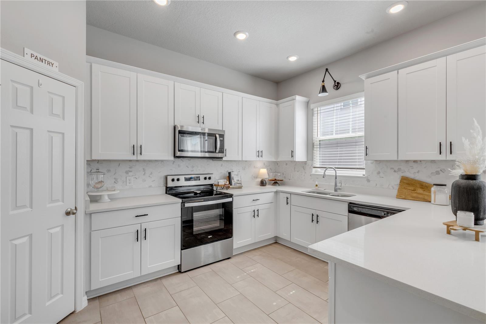 Image 21 of 72 For 413 Venetian Palms Boulevard