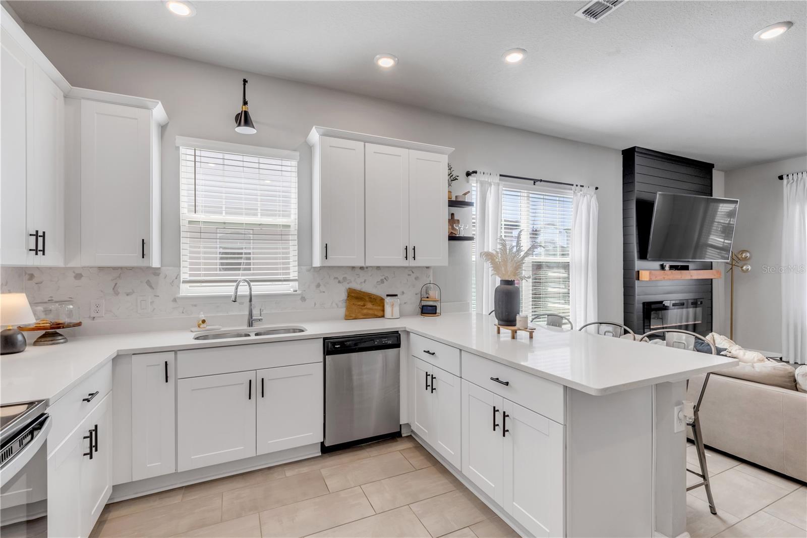 Image 22 of 72 For 413 Venetian Palms Boulevard