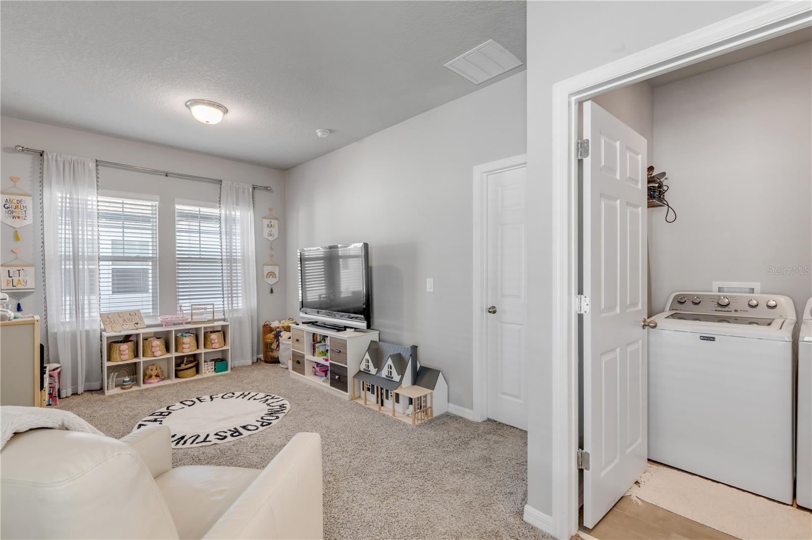 Image 28 of 72 For 413 Venetian Palms Boulevard