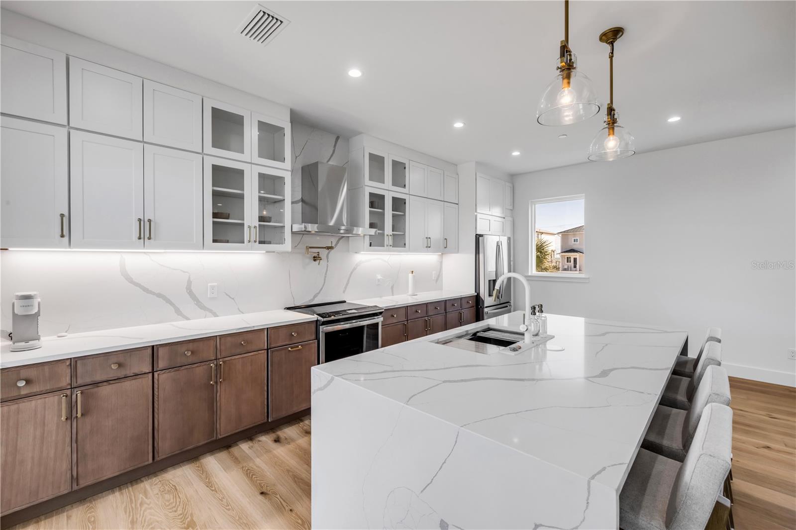 Image 22 of 70 For 6857 Turtlemound Road