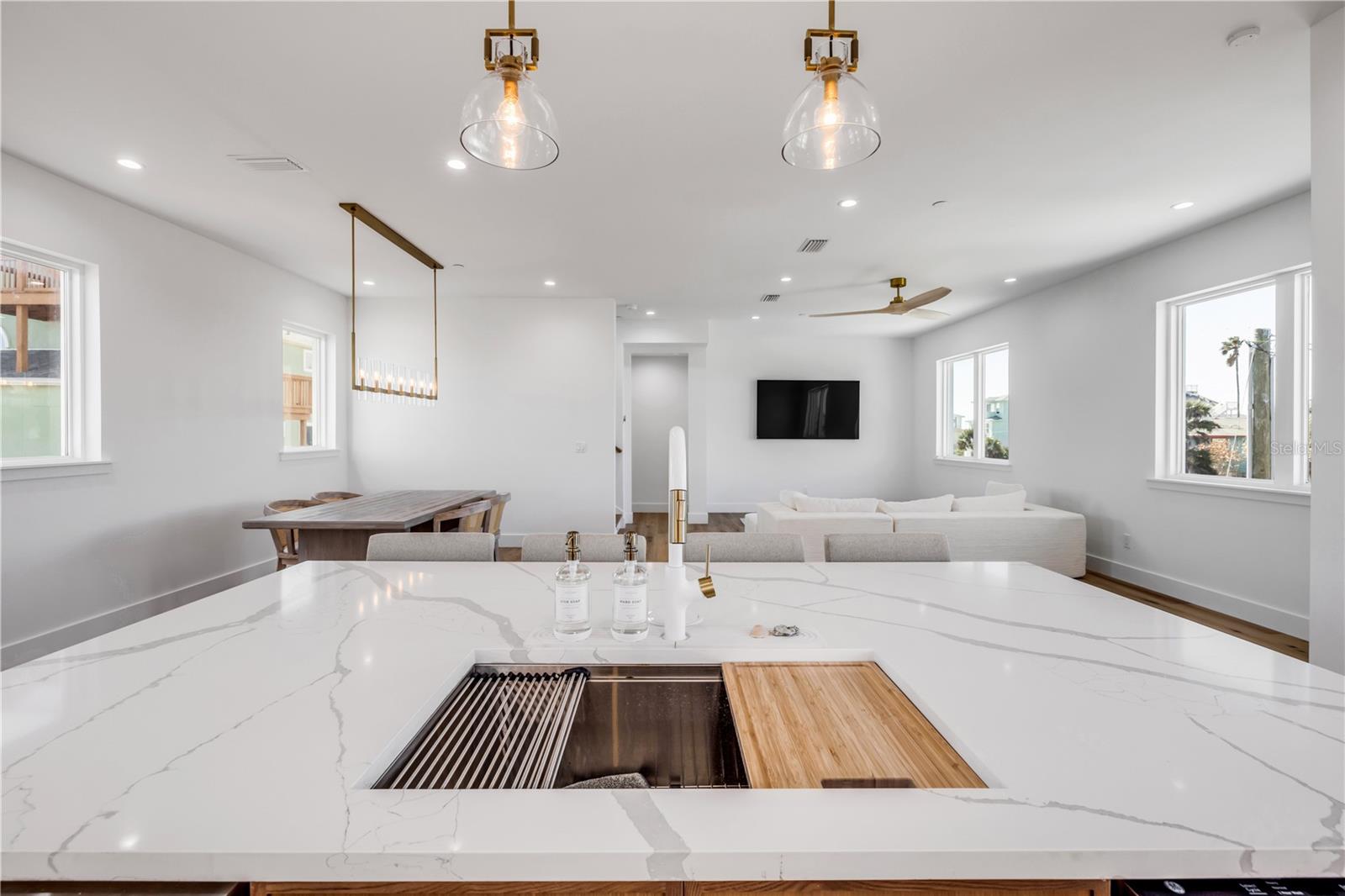 Image 25 of 70 For 6857 Turtlemound Road