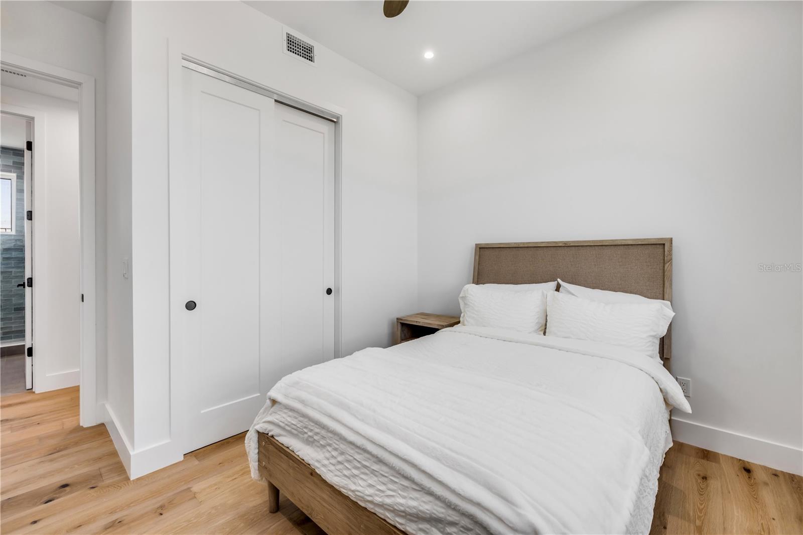 Image 30 of 70 For 6857 Turtlemound Road