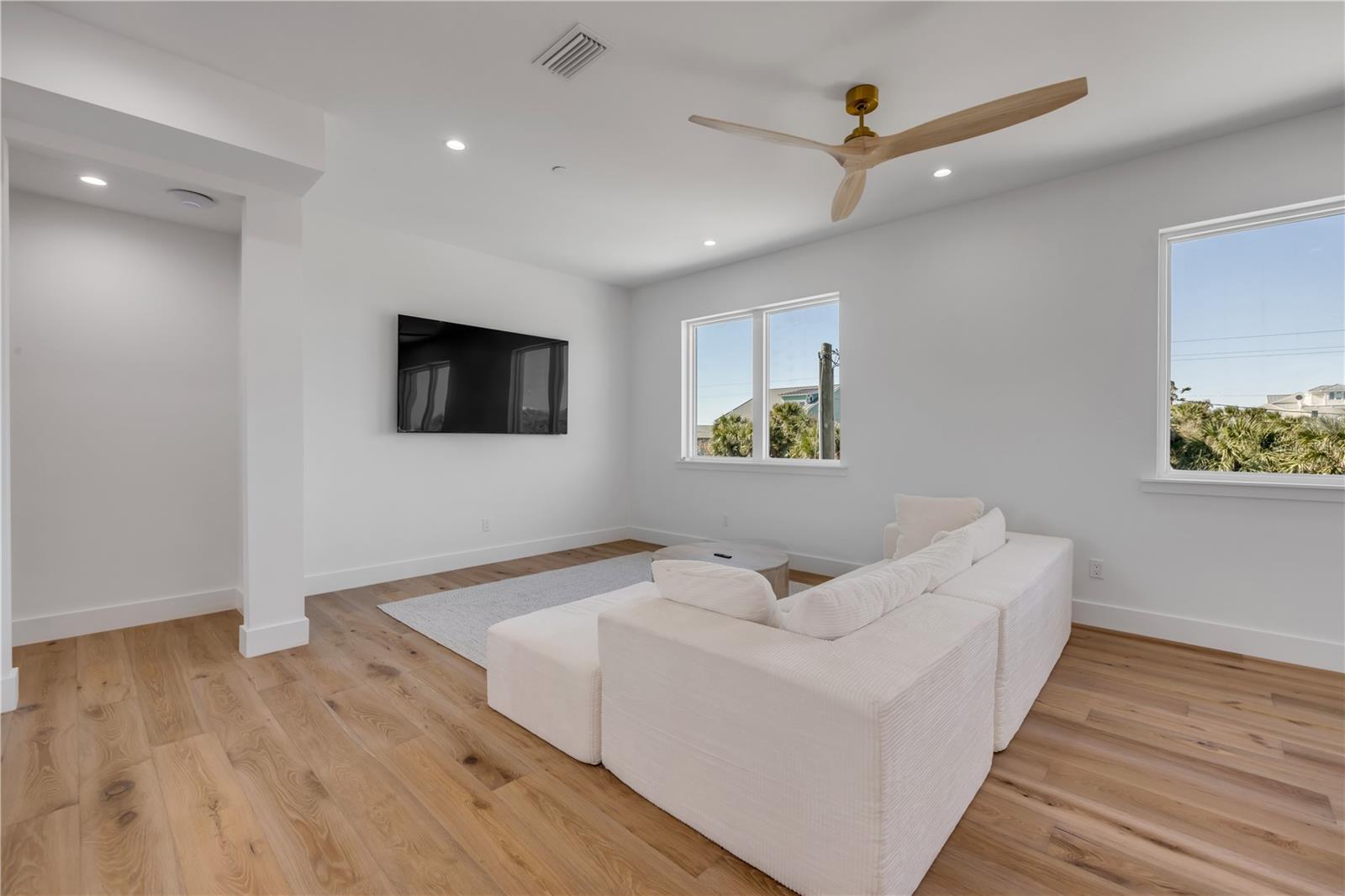 Image 9 of 70 For 6857 Turtlemound Road