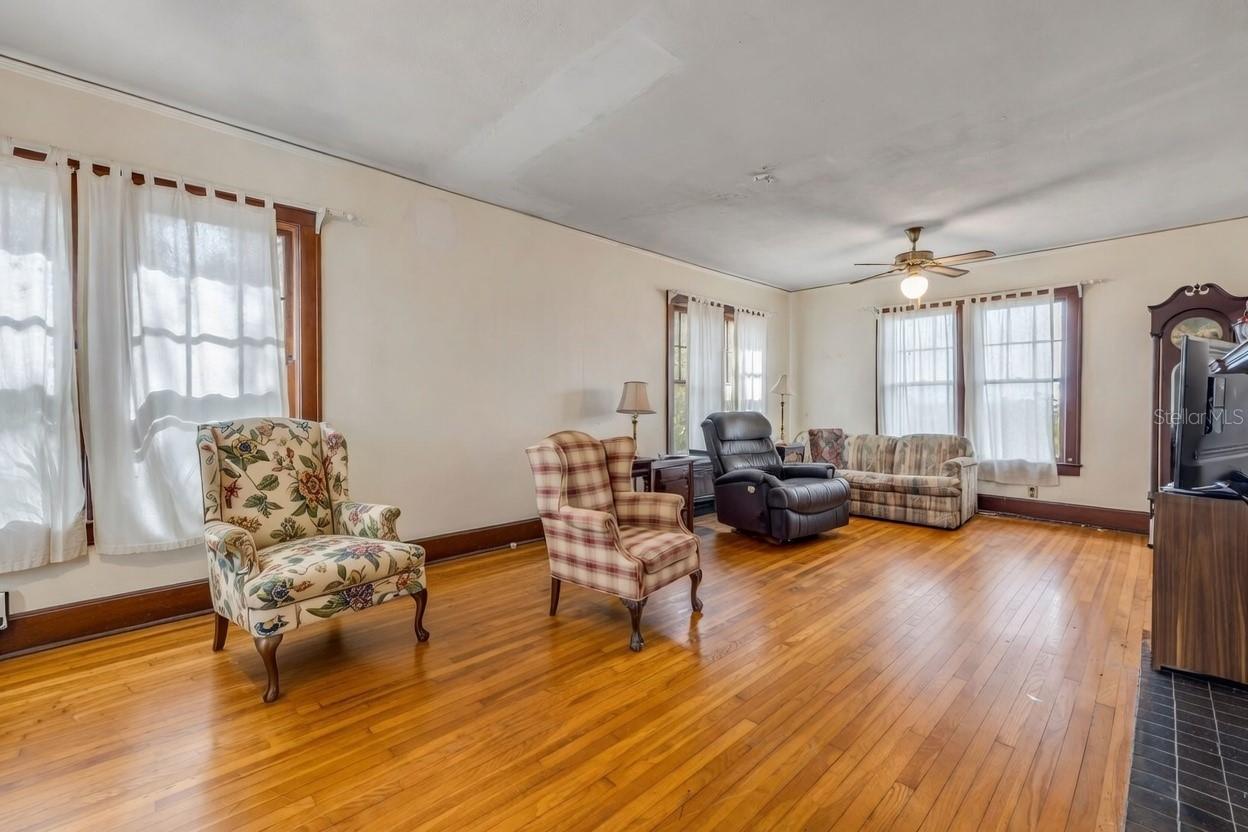 Image 4 of 28 For 1170 Clayton Street