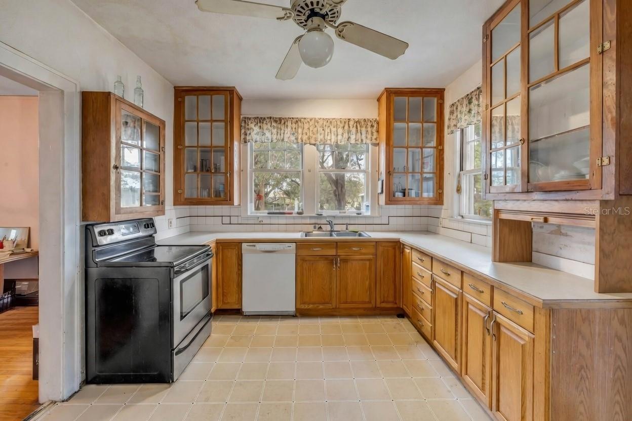 Image 5 of 28 For 1170 Clayton Street