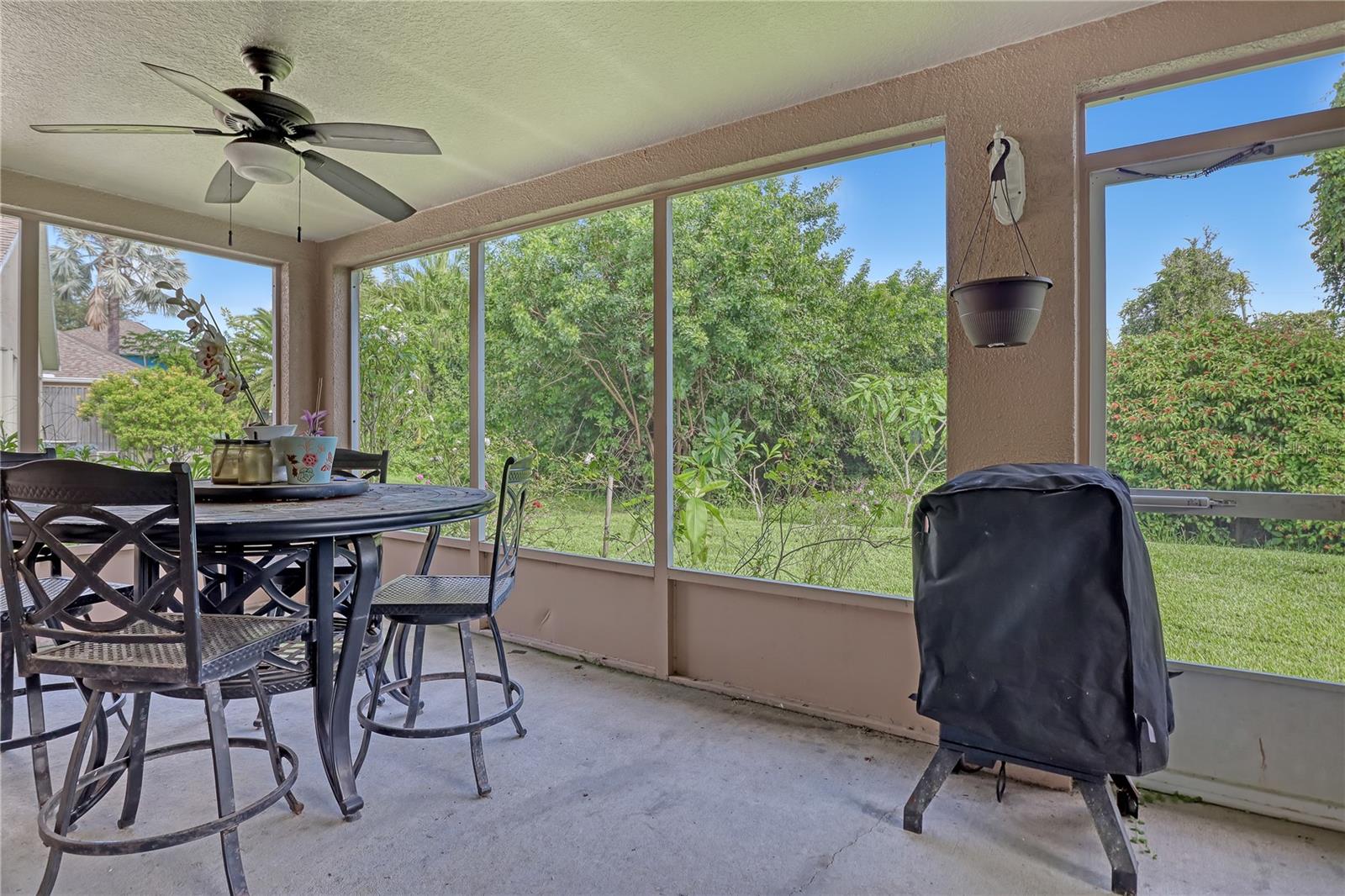 Image 31 of 39 For 2210 Spring Creek Circle Ne