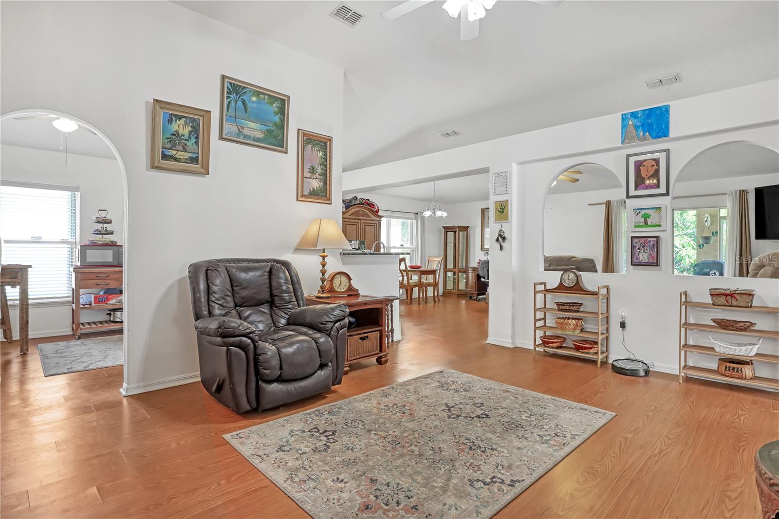 Image 6 of 39 For 2210 Spring Creek Circle Ne