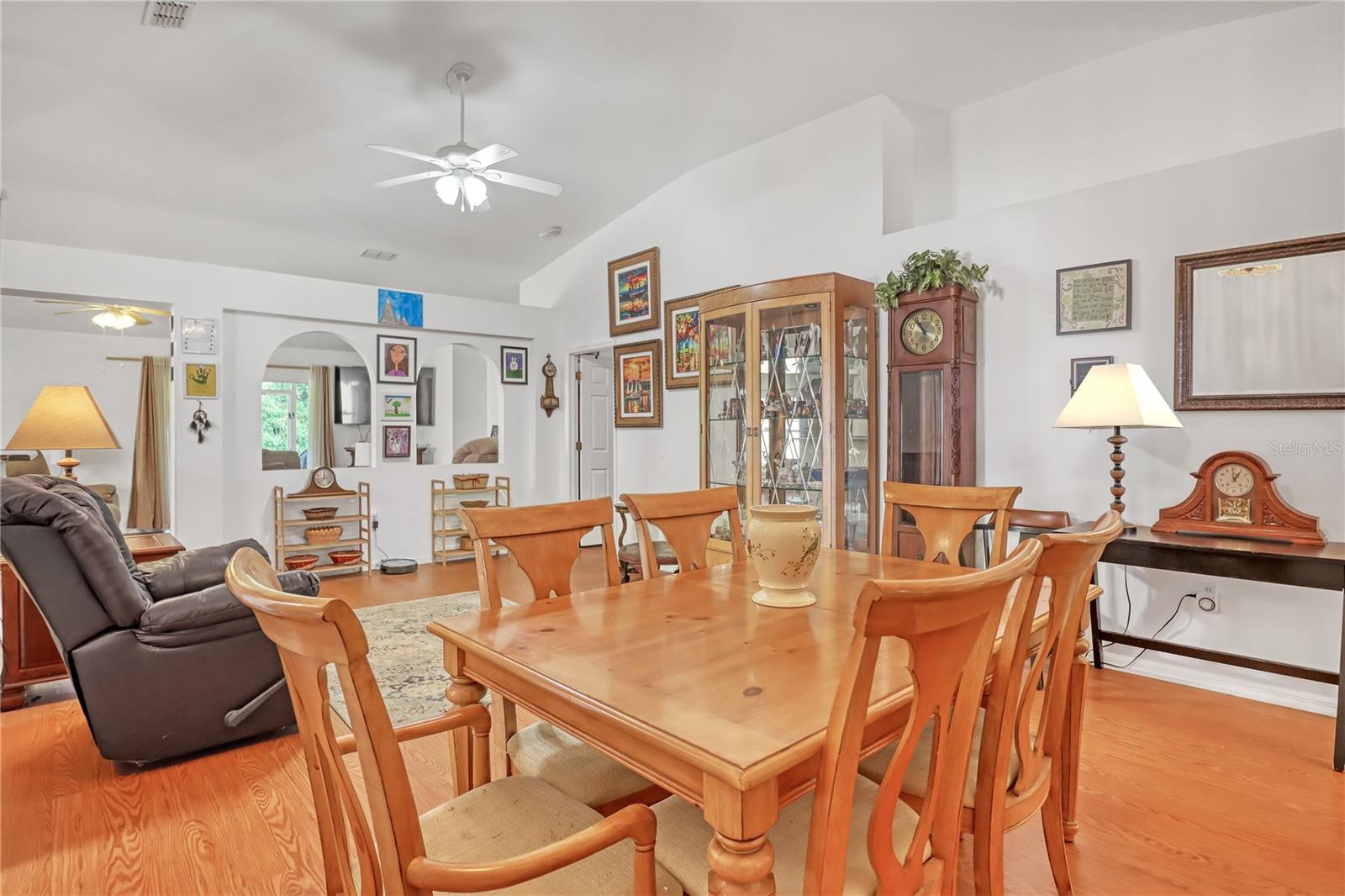 Image 9 of 39 For 2210 Spring Creek Circle Ne