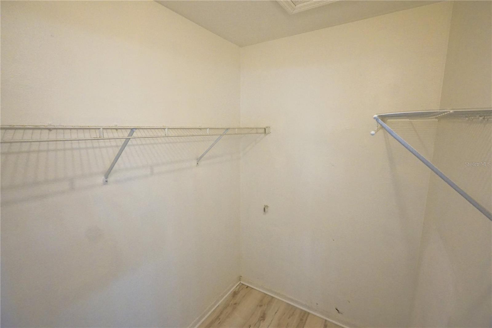 Image 14 of 31 For 9730 Lingwood Trail