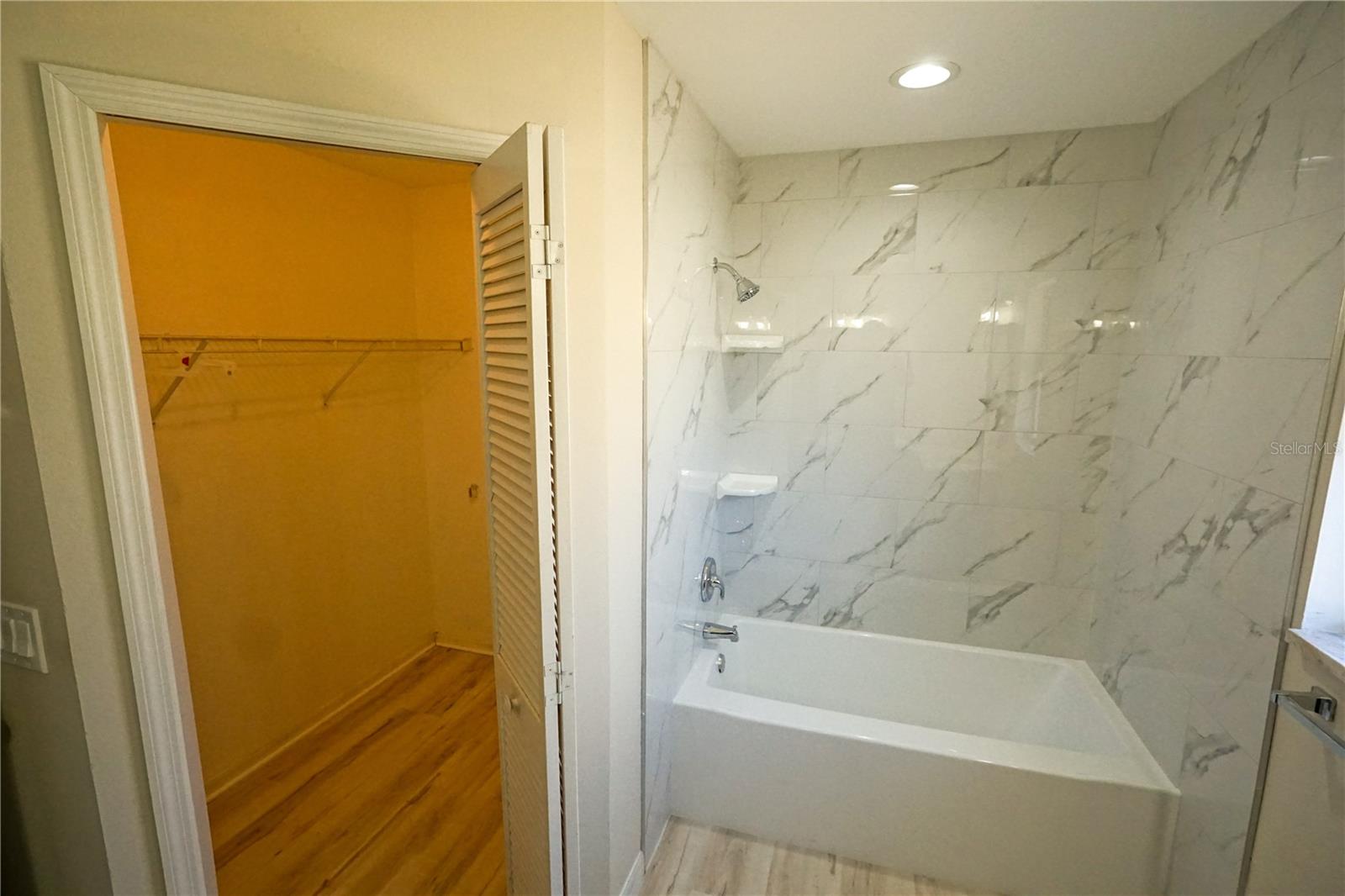 Image 15 of 31 For 9730 Lingwood Trail