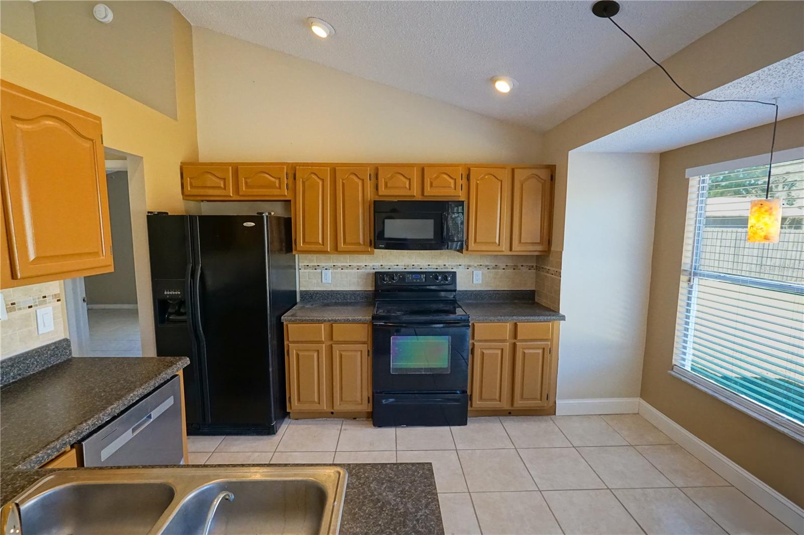 Image 21 of 31 For 9730 Lingwood Trail