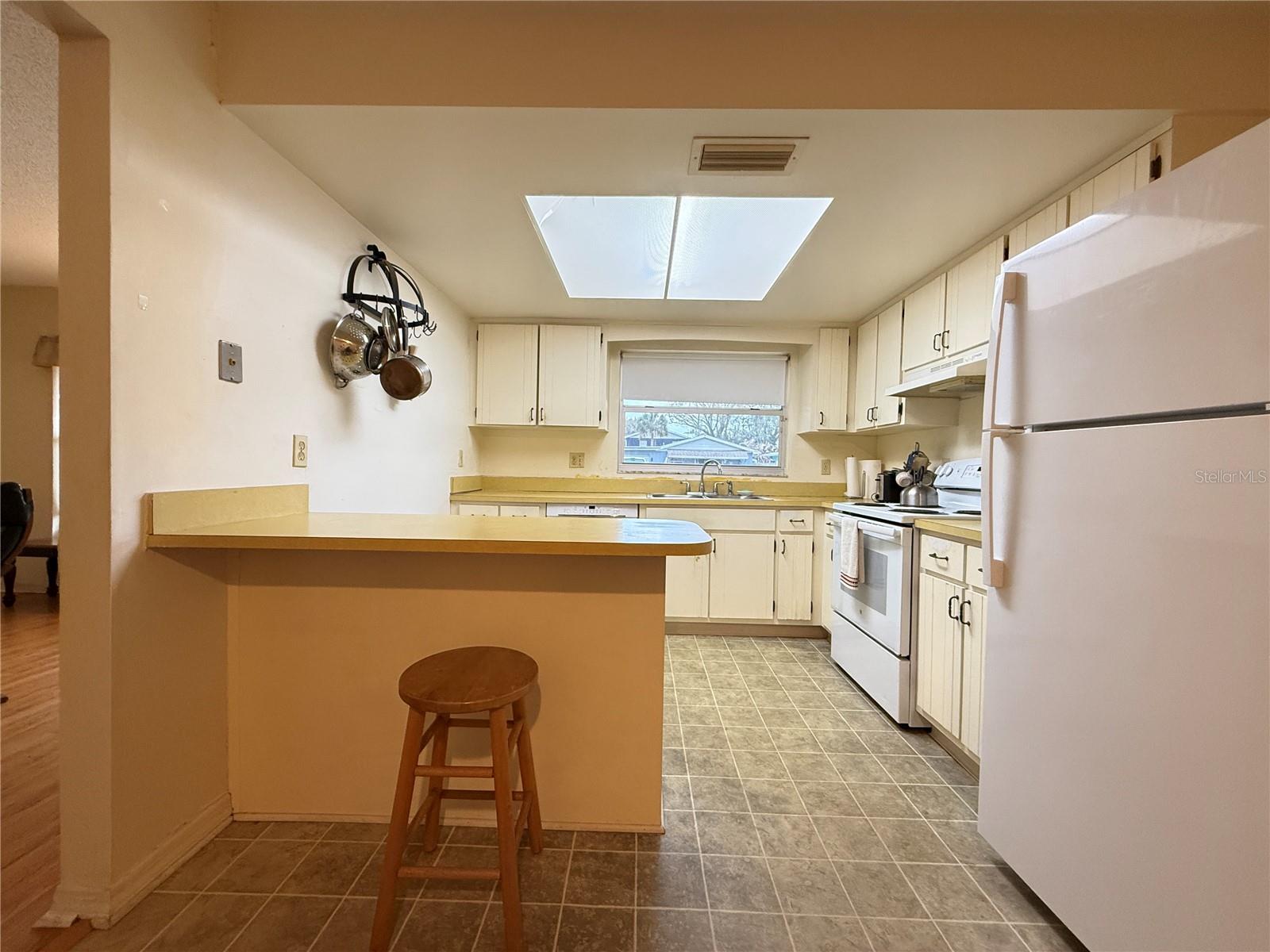 Image 5 of 64 For 622 Goodwin Avenue