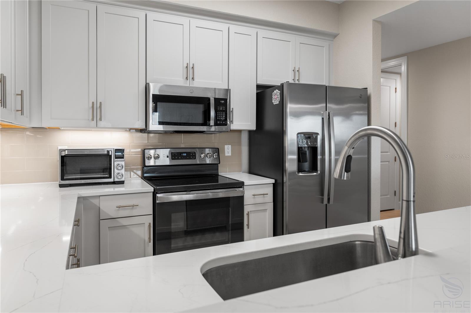 Image 17 of 54 For 1 Riverwalk Drive 305