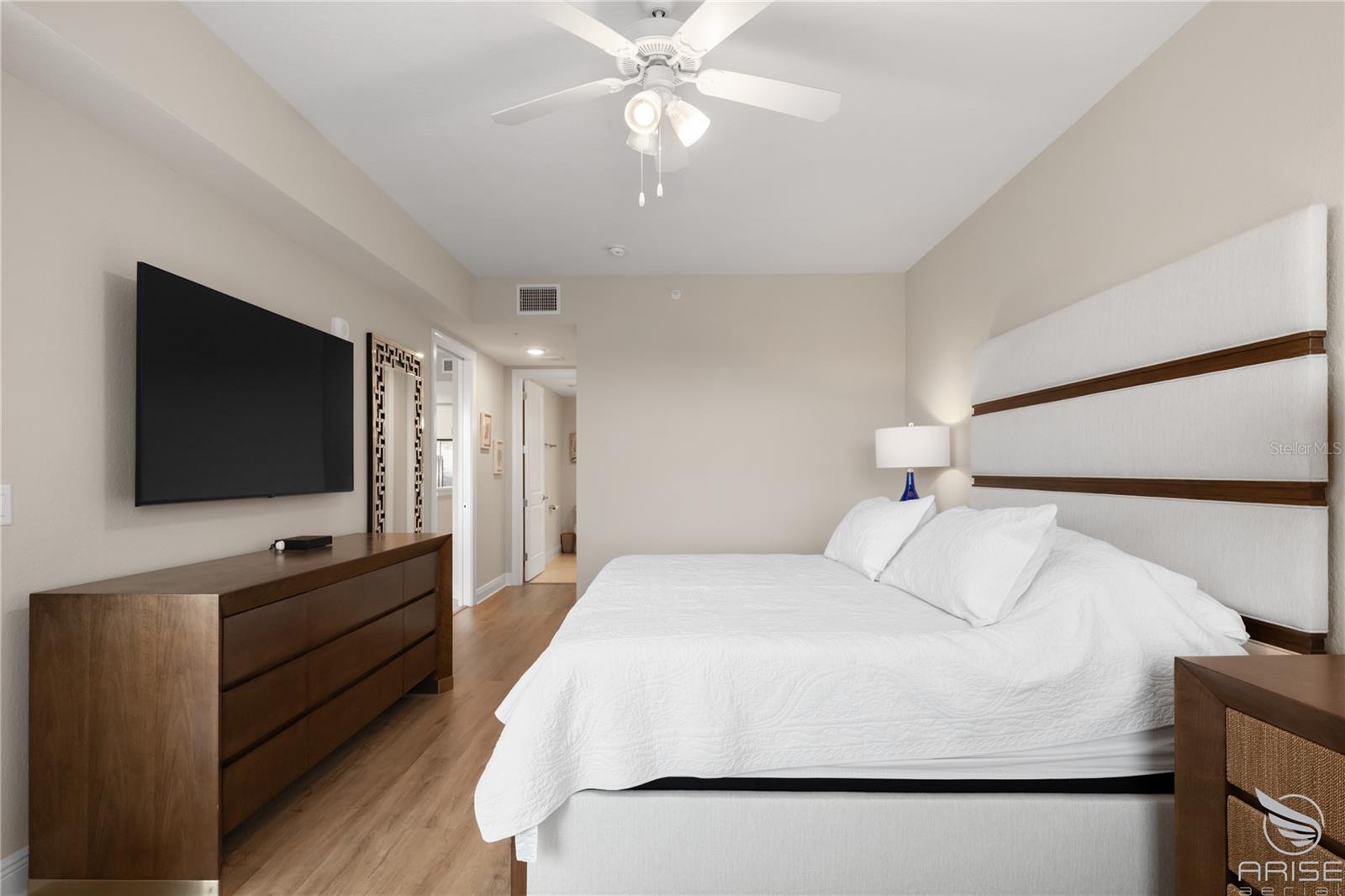 Image 26 of 54 For 1 Riverwalk Drive 305