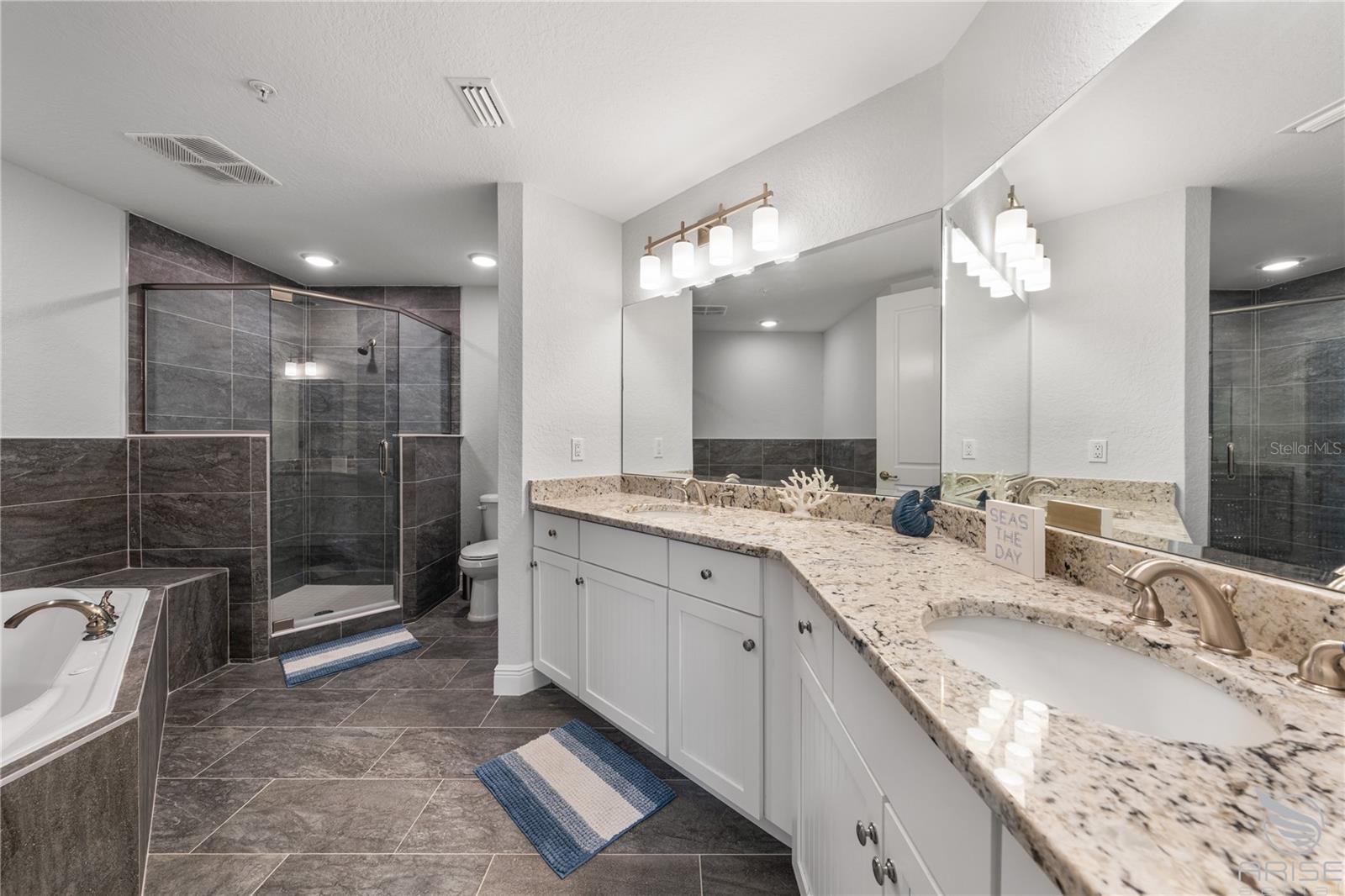 Image 21 of 52 For 1 Riverwalk Drive 306