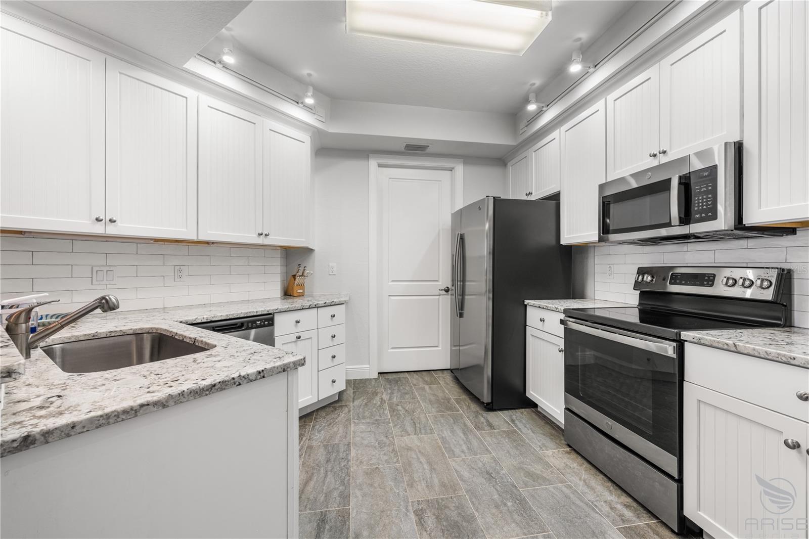 Image 23 of 52 For 1 Riverwalk Drive 306