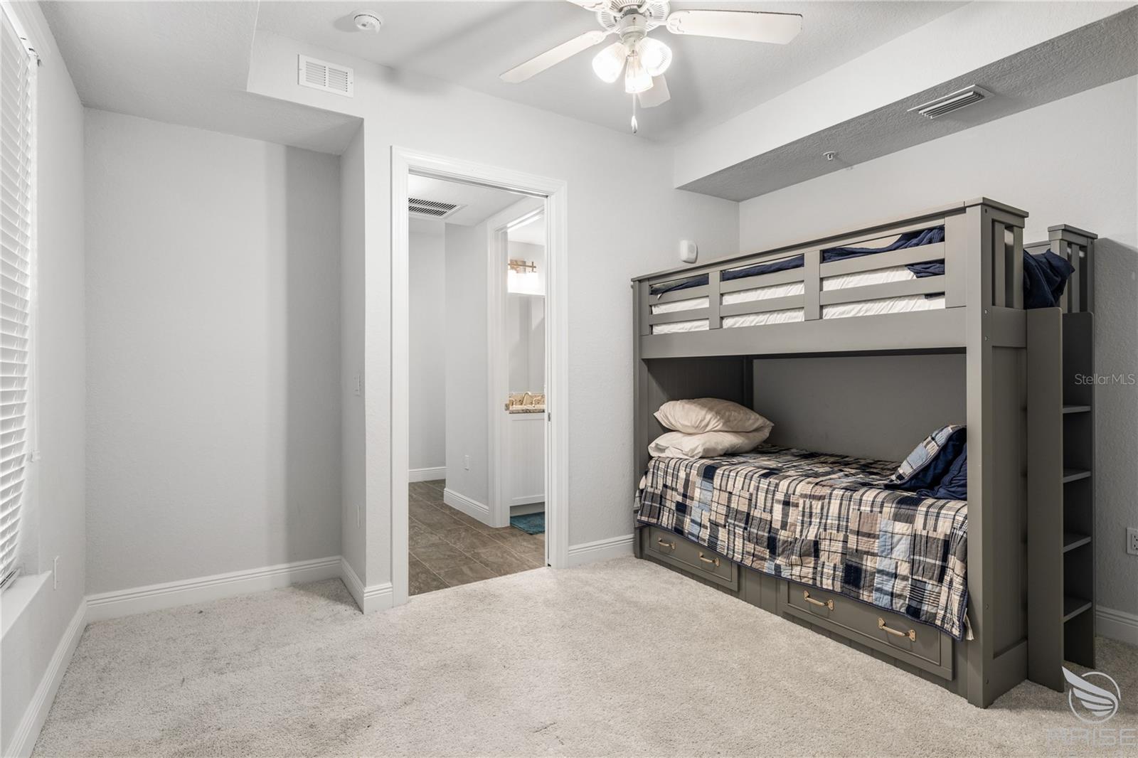 Image 35 of 52 For 1 Riverwalk Drive 306