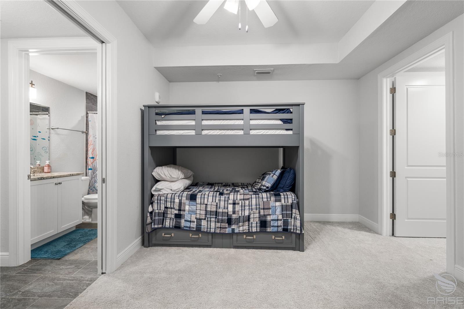 Image 36 of 52 For 1 Riverwalk Drive 306