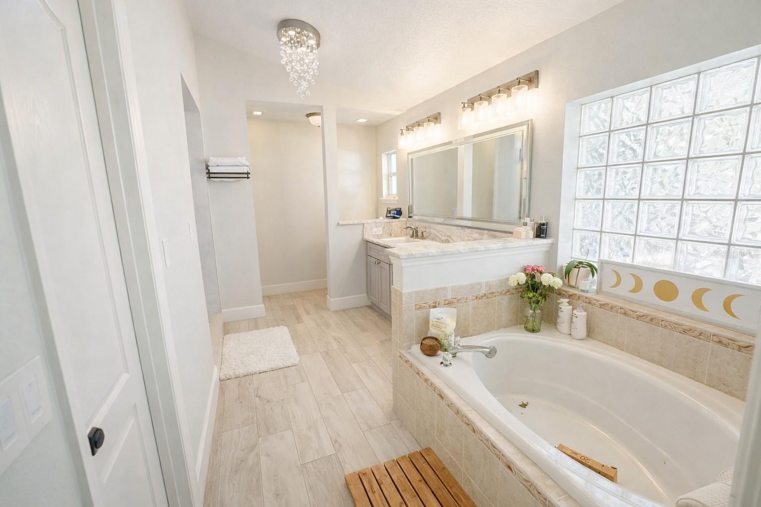 Image 11 of 21 For 731 Breezy Oak Court