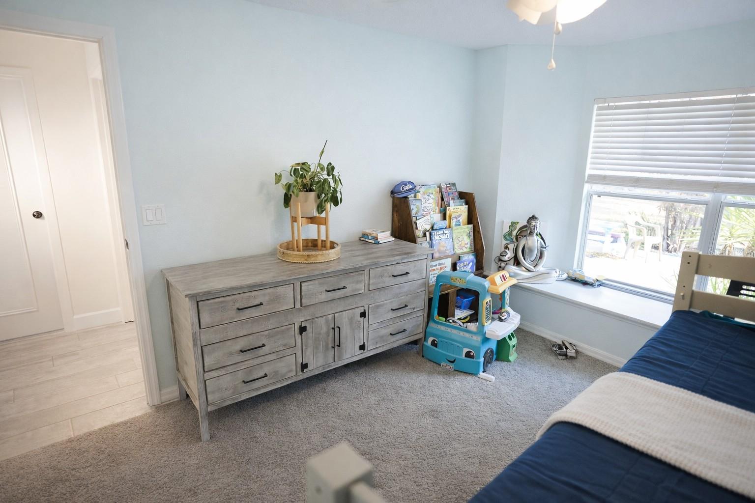 Image 18 of 21 For 731 Breezy Oak Court