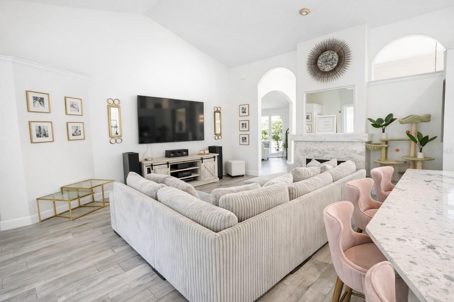 Image 3 of 21 For 731 Breezy Oak Court