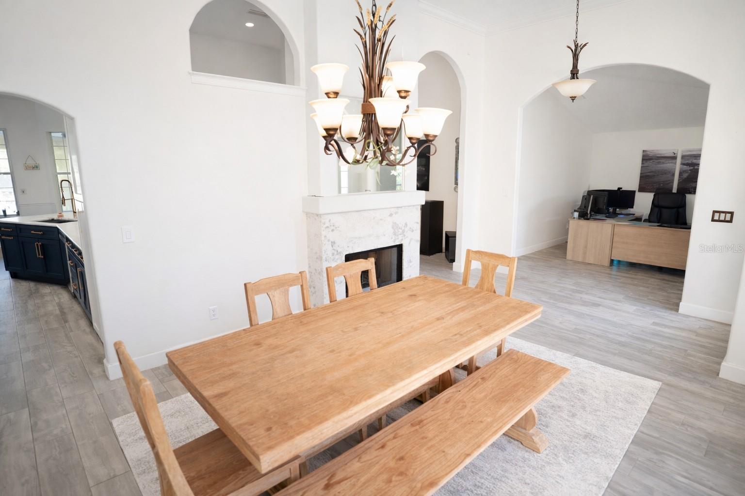 Image 7 of 21 For 731 Breezy Oak Court