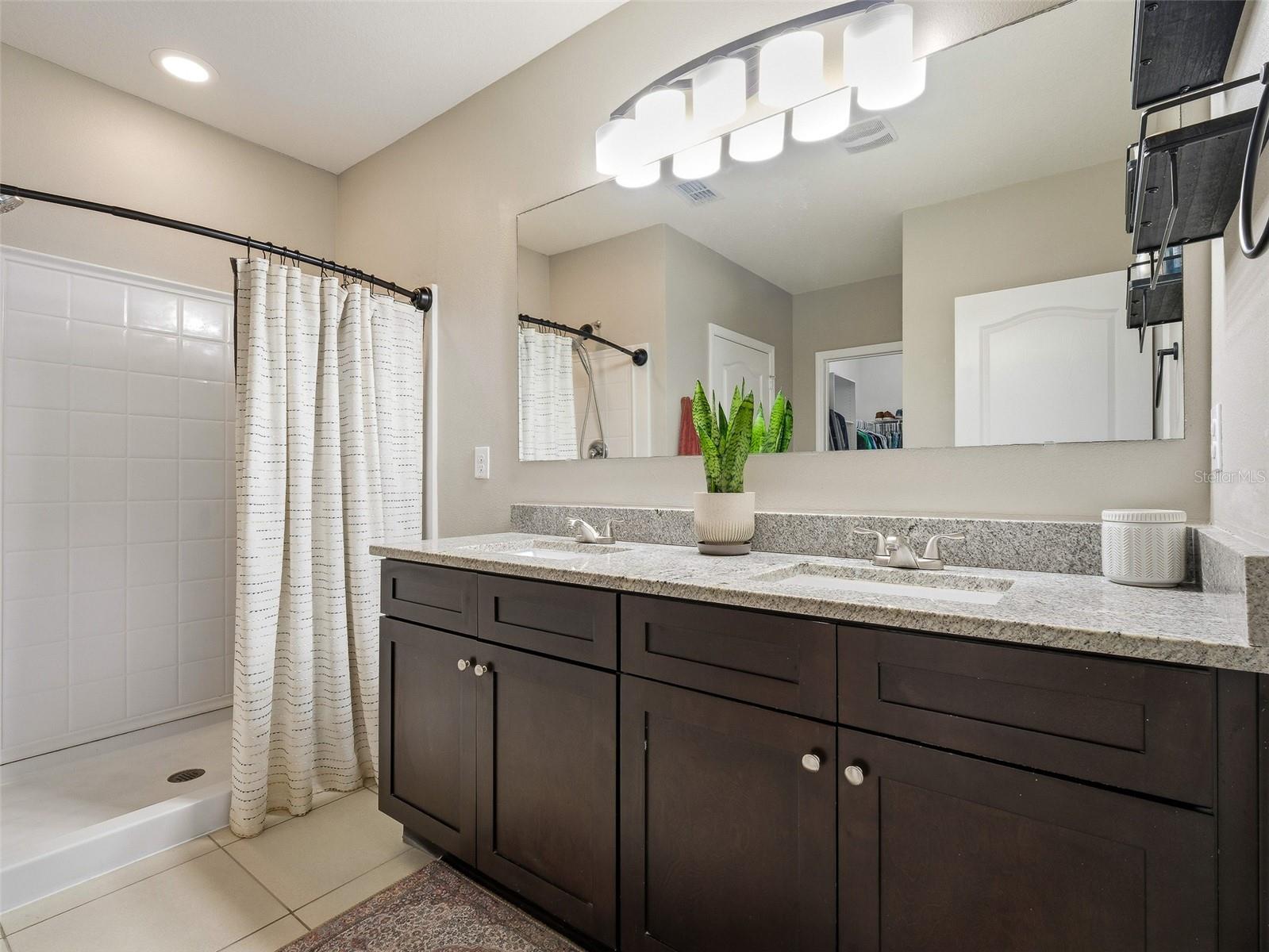 Image 24 of 53 For 459 Pink Coral Lane