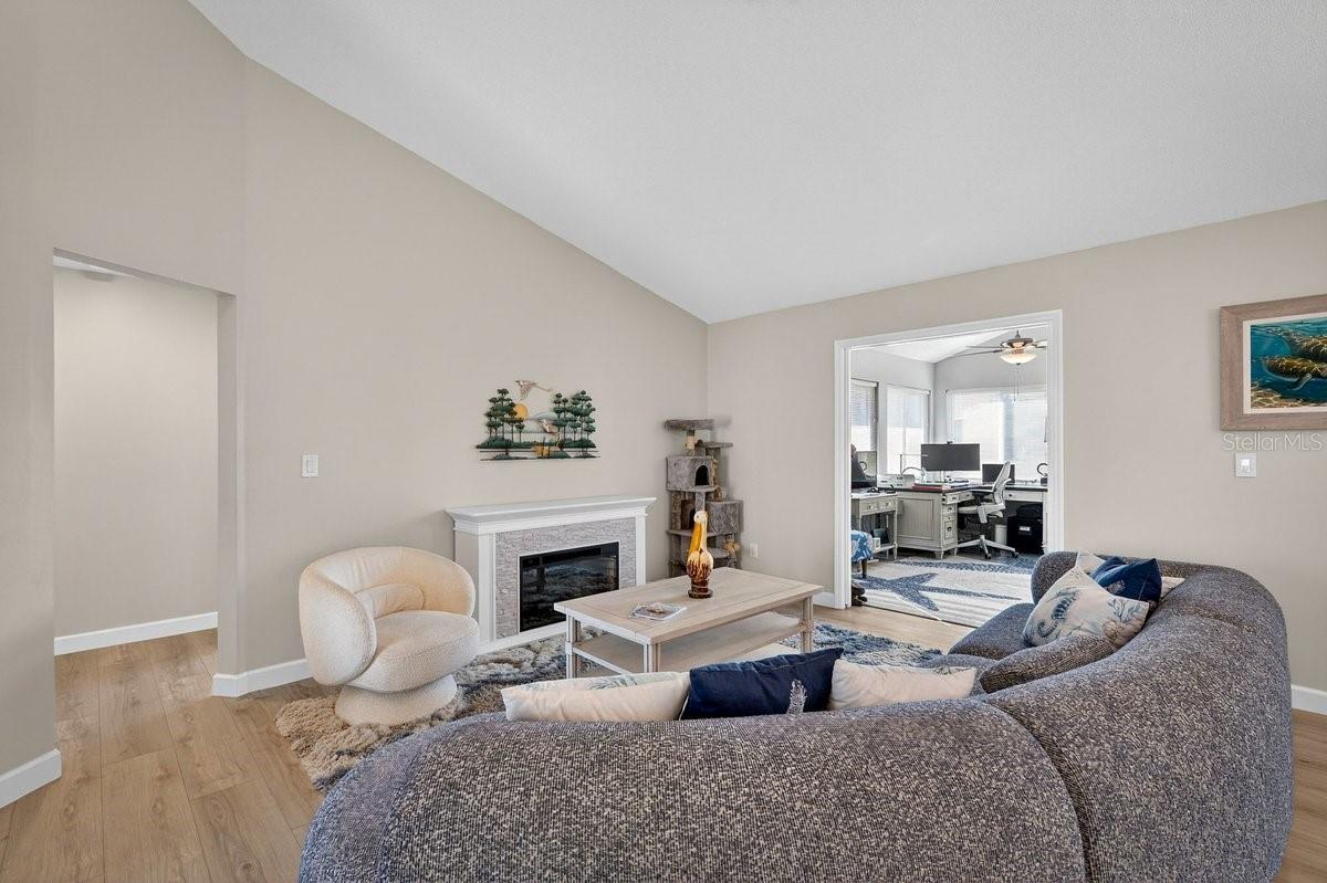 Image 4 of 54 For 331 Citrus Open Drive