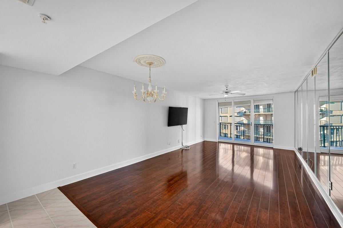 Image 12 of 51 For 4555 Atlantic Avenue 4411