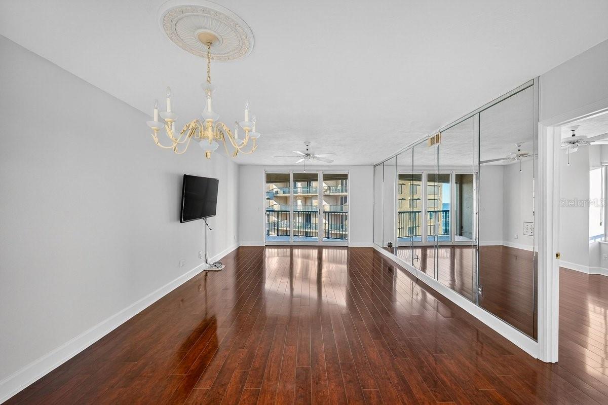 Image 13 of 51 For 4555 Atlantic Avenue 4411